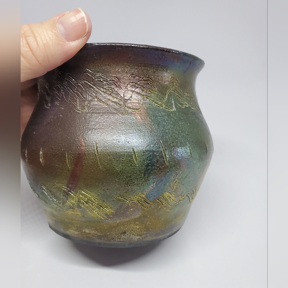 Raku Style Pottery 4 1/2"  Planter - Signed "Erin '01" Pre-Owned - Picture 11 of 12